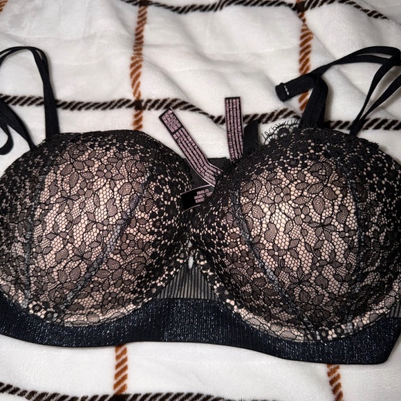 Victoria's Secret Black and Cream Lace Bra - Picture 2 of 2